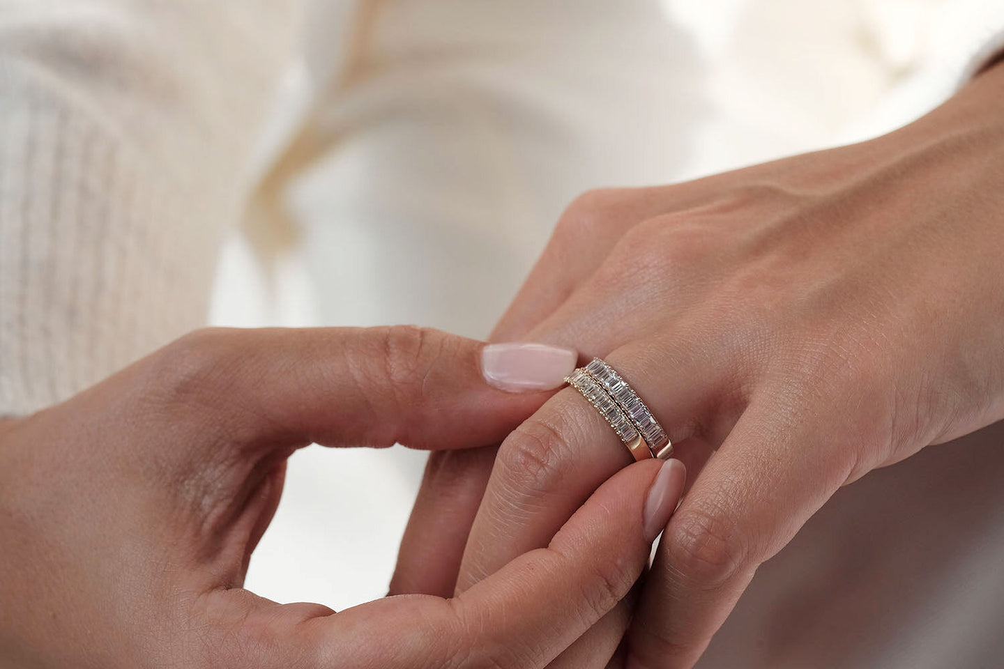 how to get a stuck ring off