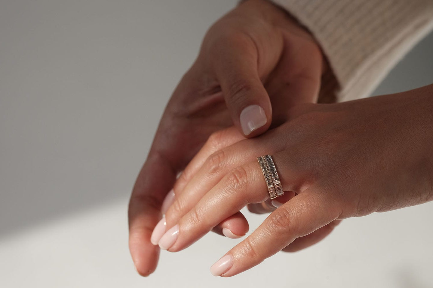 Sneaky Ways to Figure Out Her Ring Size